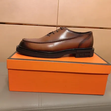 フェンディ ビジネスシューズ