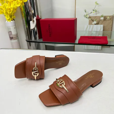 ヴァレンティノ スリッパ