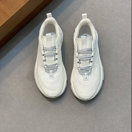 ヴァレンティノ スニーカー