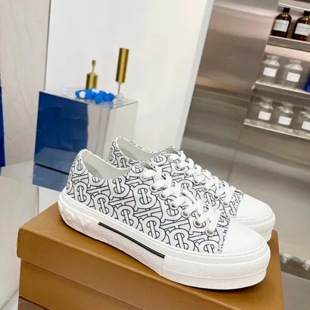 バーバリー ス カジュアルシューズ