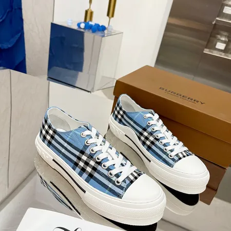 バーバリー ス カジュアルシューズ
