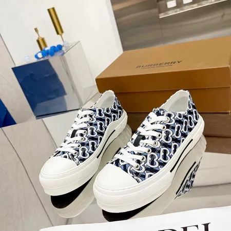 バーバリー ス カジュアルシューズ