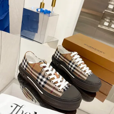 バーバリー ス カジュアルシューズ