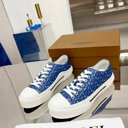 バーバリー ス カジュアルシューズ