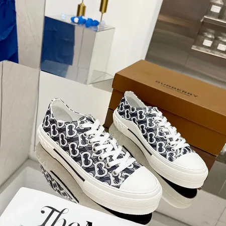 バーバリー ス カジュアルシューズ