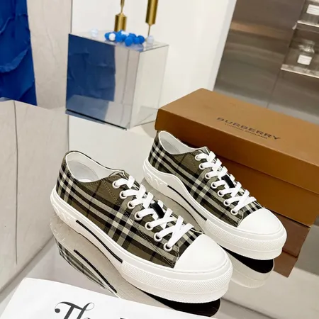 バーバリー ス カジュアルシューズ