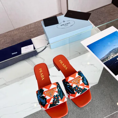 プラダ スリッパ