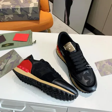 ヴァレンティノ スニーカー