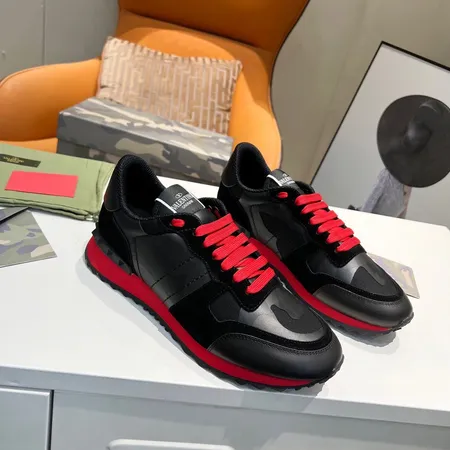 ヴァレンティノ スニーカー