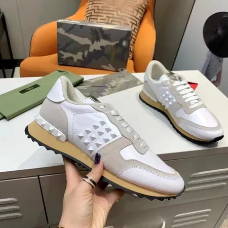 ヴァレンティノ スニーカー