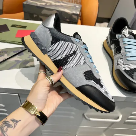 ヴァレンティノ スニーカー