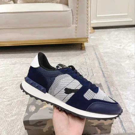 ヴァレンティノ スニーカー