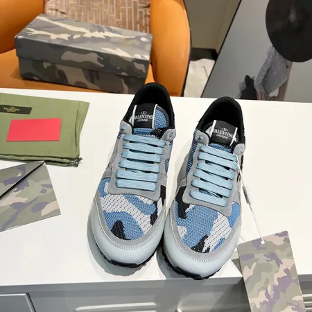 ヴァレンティノ スニーカー