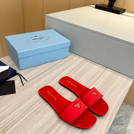 プラダ スリッパ