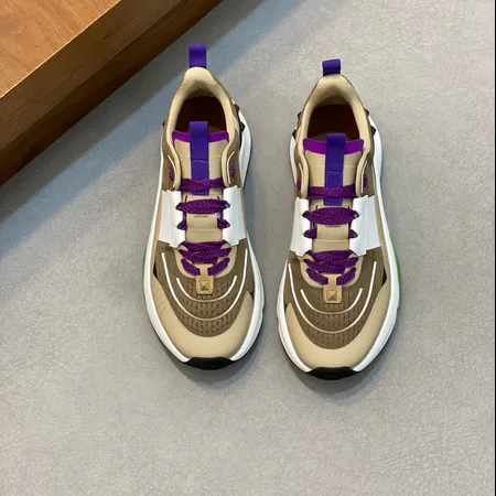 ヴァレンティノ スニーカー