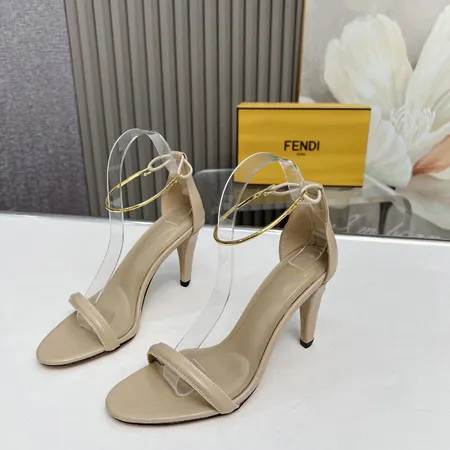 フェンディ サンダル