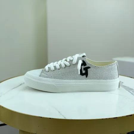 ジバンシィ カジュアルシューズ