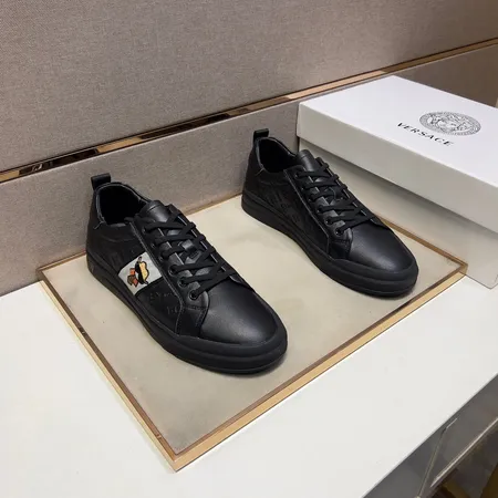 ヴェルサーチ カジュアルシューズ