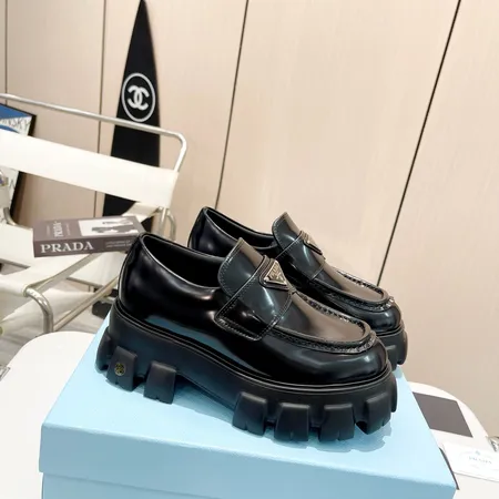プラダ ビジネスシューズ