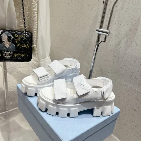 プラダ サンダル