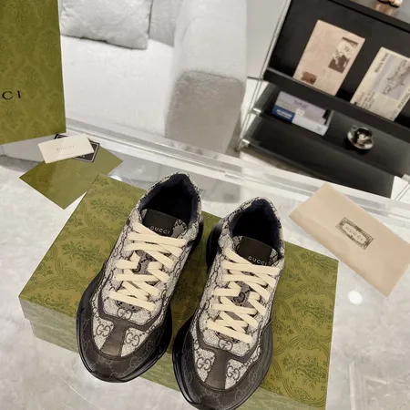 グッチ スニーカー