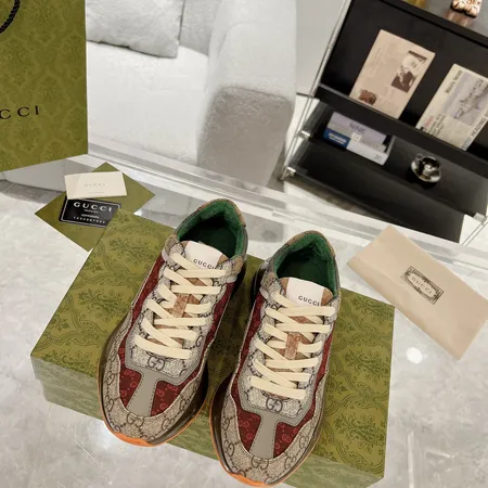 グッチ スニーカー