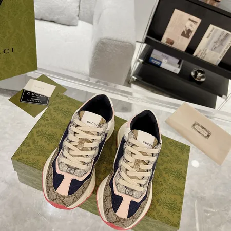 グッチ スニーカー