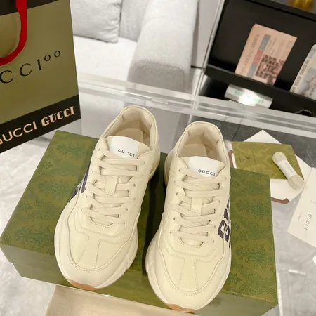 グッチ スニーカー