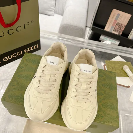 グッチ スニーカー
