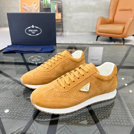 プラダ スニーカー