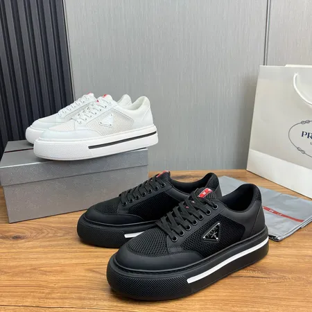 プラダ スニーカー