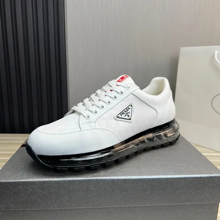 プラダ スニーカー