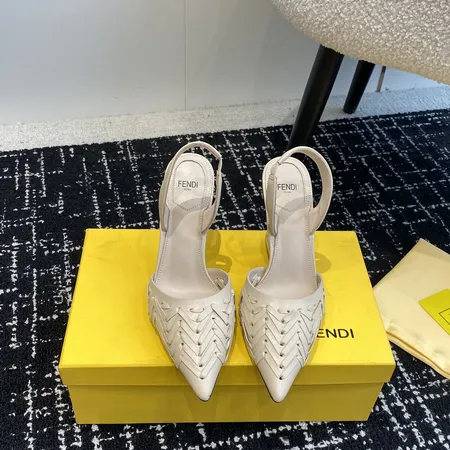 フェンディ サンダル