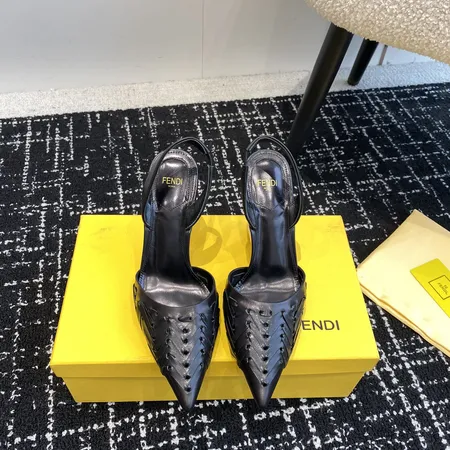 フェンディ サンダル