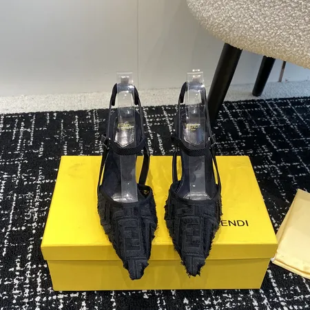 フェンディ サンダル