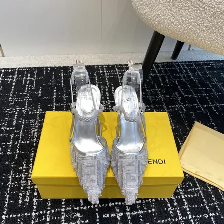 フェンディ サンダル