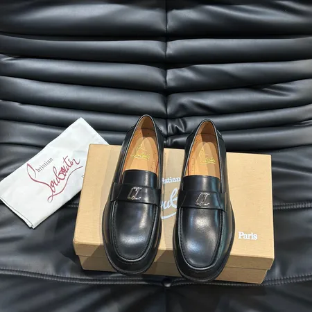 クリスチャン・ルブタン ビジネスシューズ