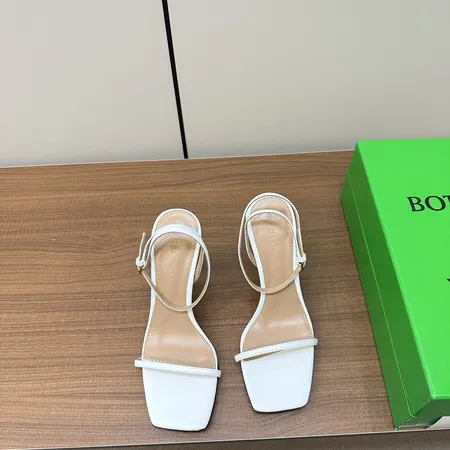 ボッテガ ヴェネタ サンダル