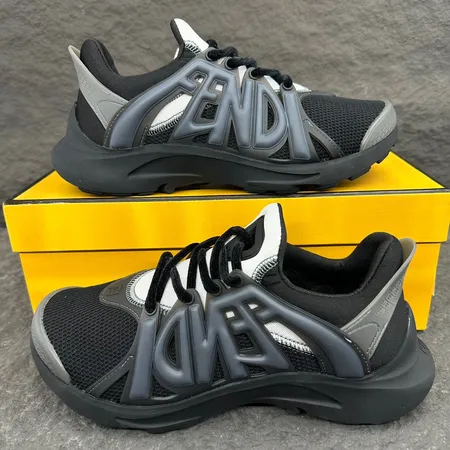 フェンディ カジュアルシューズ