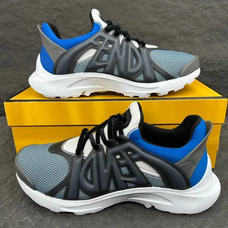 フェンディ カジュアルシューズ