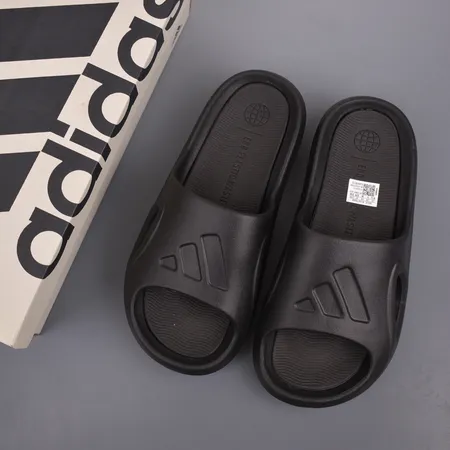 アディダス スリッパ