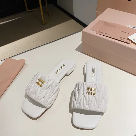 ミュウミュウ スリッパ
