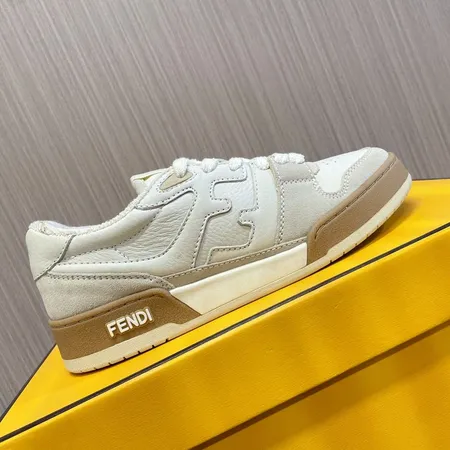 フェンディ カジュアルシューズ