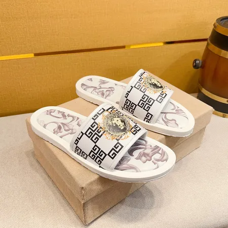 ヴェルサーチ スリッパ