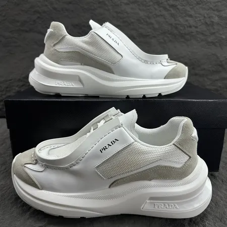 プラダ カジュアルシューズ