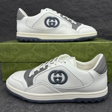 グッチ カジュアルシューズ