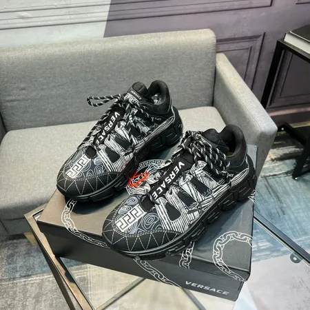 ヴェルサーチ カジュアルシューズ