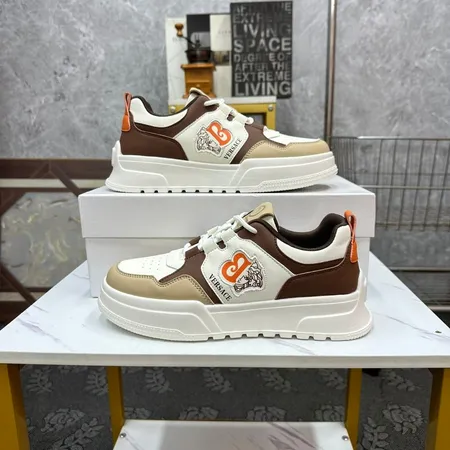 ヴェルサーチ カジュアルシューズ