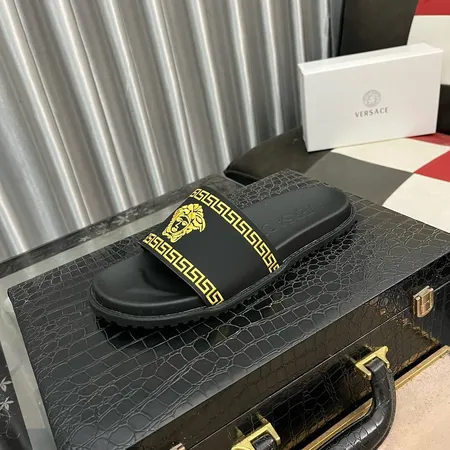 ヴェルサーチ スリッパ