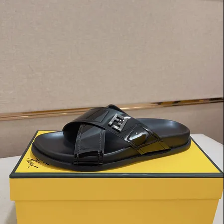 フェンディ スリッパ